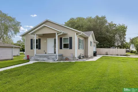 317 N 11 St, Tekamah, NE 68061