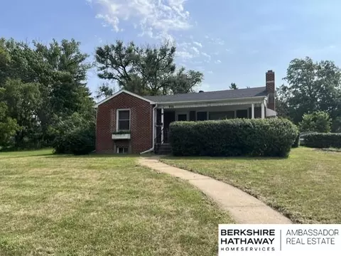 956 S 48th St, Lincoln, NE 68510