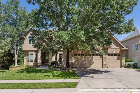 1519 S 192nd Avenue Cir, Omaha, NE 68130