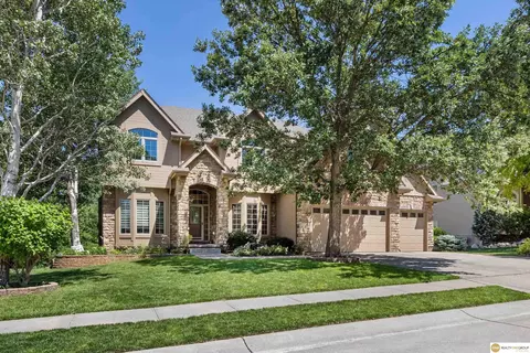 1519 S 192nd Avenue Cir, Omaha, NE 68130