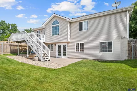 8011 Creek View Ct, Lincoln, NE 68516
