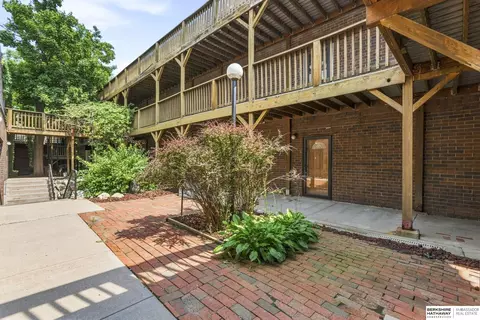 101 N 69 St #15, Omaha, NE 68132
