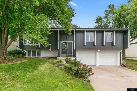 14435 Weir Cir, Omaha, NE 68137