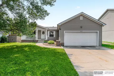8017 Bondesson St, Omaha, NE 68122
