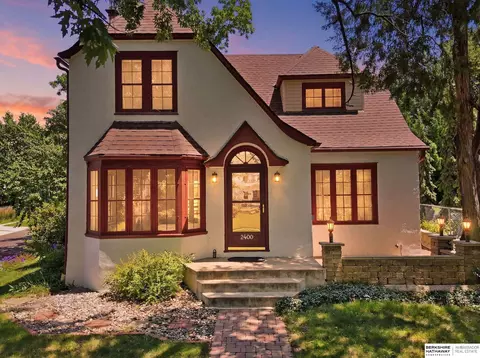 2400 Bradfield Dr, Lincoln, NE 68502