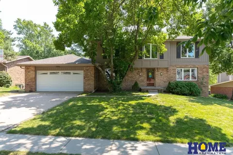 2330 S 75 St, Lincoln, NE 68506