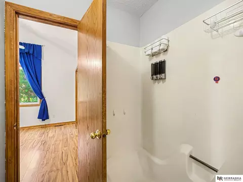 Bath - 311 E 17th Ave, Bellevue, NE 68005 photo 2 of 5