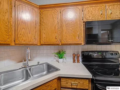 Kitchen - 311 E 17th Ave, Bellevue, NE 68005 photo 2 of 3