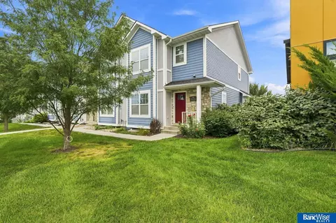 7056 Kentwell Ln, Lincoln, NE 68516