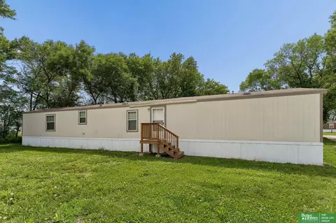 1075 W 8th St #19, North Bend, NE 68649