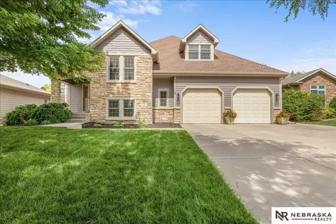 7807 Katrina Ln, Lincoln, NE 68512