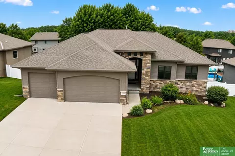 12068 S 79th St, Papillion, NE 68046