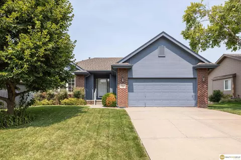 13502 Camden Ave, Omaha, NE 68164