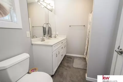 Bath - 114 Sunset Dr, Hebron, NE 68370 photo 1 of 4
