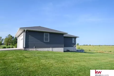 Exterior - 114 Sunset Dr, Hebron, NE 68370 photo 8 of 14