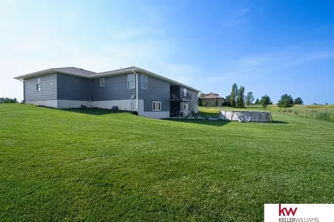 Exterior - 114 Sunset Dr, Hebron, NE 68370 photo 9 of 14
