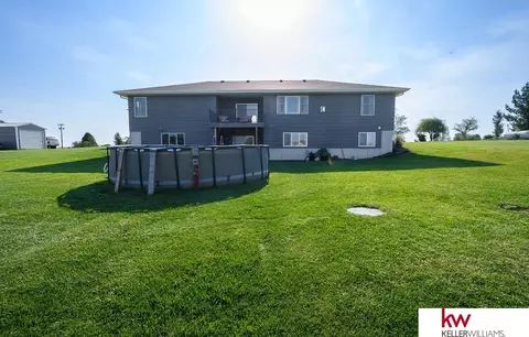 Exterior - 114 Sunset Dr, Hebron, NE 68370 photo 5 of 14