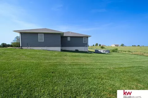 Exterior - 114 Sunset Dr, Hebron, NE 68370 photo 10 of 14