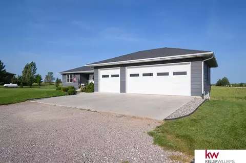 Exterior - 114 Sunset Dr, Hebron, NE 68370 photo 2 of 14