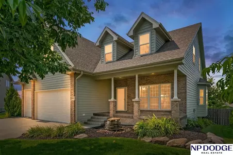 4514 N 207 Cir, Elkhorn, NE 68022