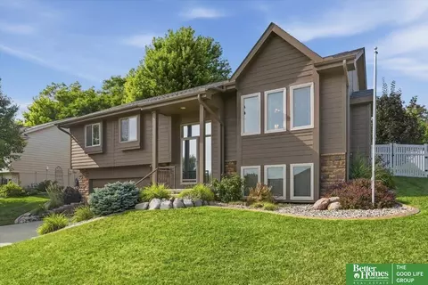 302 Carly Cir, Council Bluffs, IA 51503