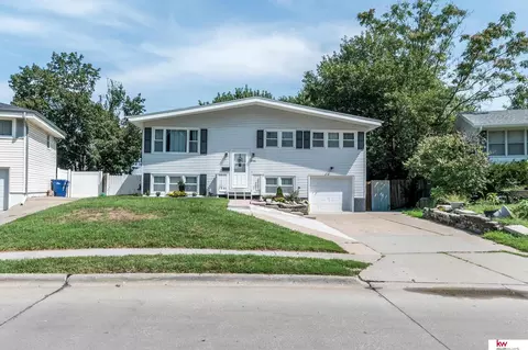 7706 Seymour St, Ralston, NE 68127