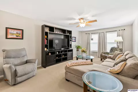 12727 W Dodge Rd #133C, Omaha, NE 68154