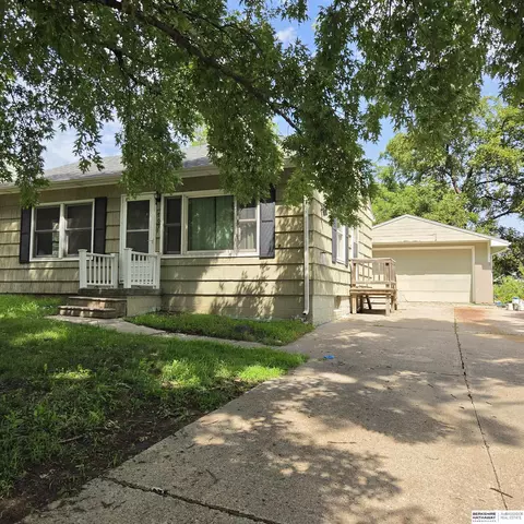 709 N 77th Ave, Omaha, NE 68114