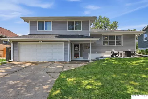 10718 V St, Omaha, NE 68127