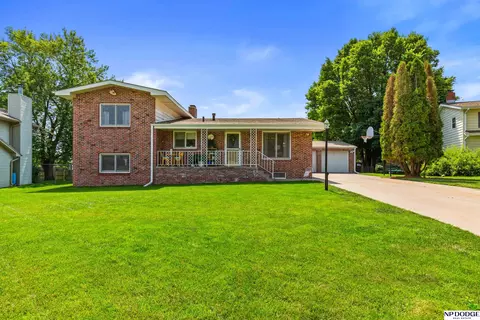 8108 N 37 St, Omaha, NE 68112
