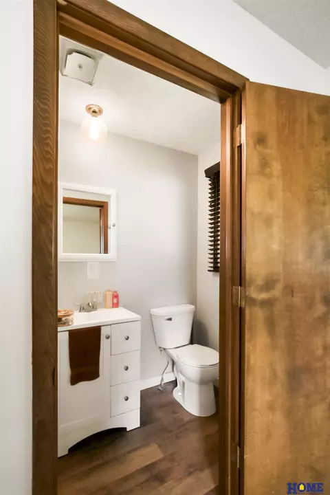 Bath - 603 E Fillmore Ave, De Witt, NE 68341 photo 3 of 4