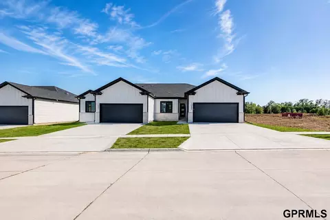 10527 Wayborough Ln, Lincoln, NE 68527
