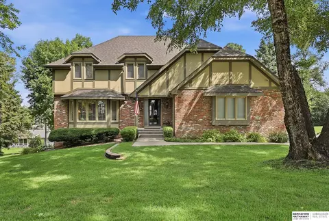 7670 Hickory St, Omaha, NE 68124