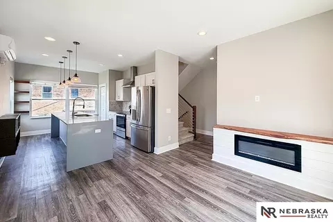 3102 Mayberry Plz, Omaha, NE 68105