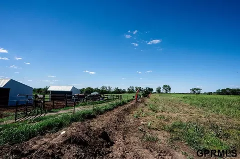 1401 Ridge Rd, Hickman, NE 68372