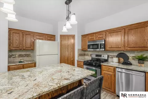 Kitchen - 807 Forestview Cir, Bellevue, NE 68005 photo 4 of 5