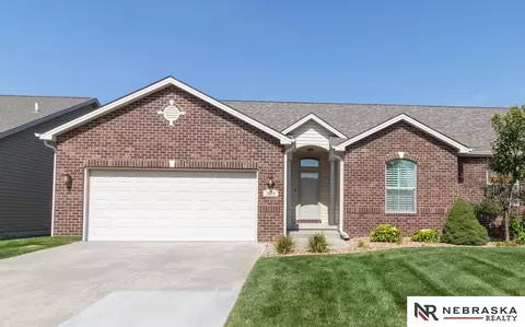 7609 Kentwell Ln, Lincoln, NE 68516