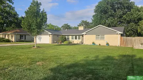 23 Arbor Heights Dr, York, NE 68467