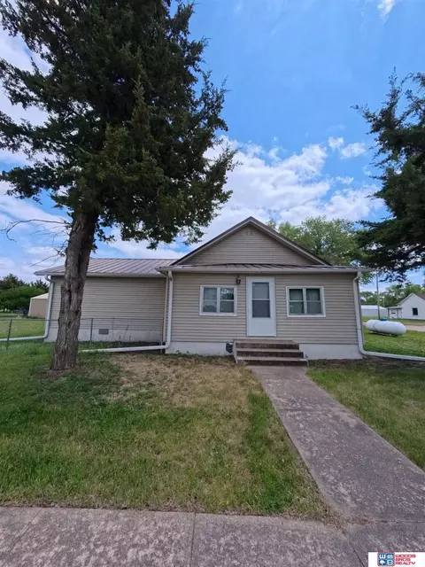 202 4th St, Silver Creek, NE 68663