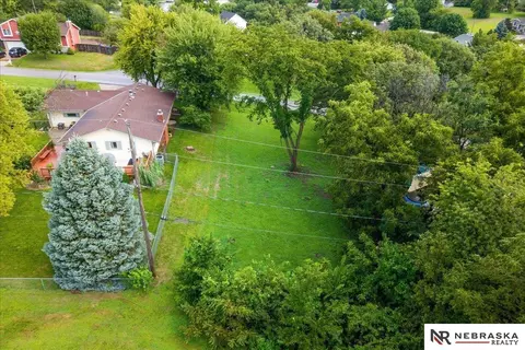 1519 Beaver Lake Blvd, Plattsmouth, NE 68048