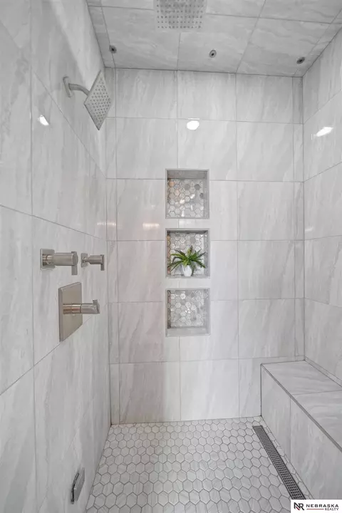 Bath - 6500 Princeton Rd, Firth, NE 68358 photo 4 of 12
