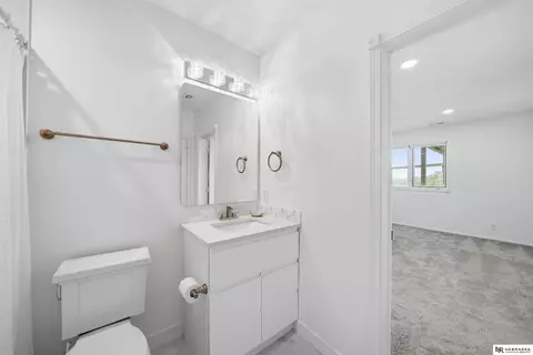 Bath - 6500 Princeton Rd, Firth, NE 68358 photo 10 of 12