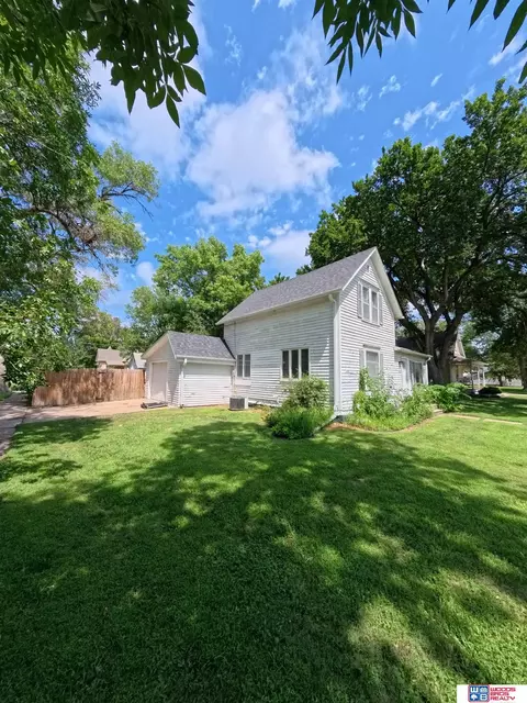 Exterior - 401 E 7th St, Stromsburg, NE 68666 photo 4 of 6