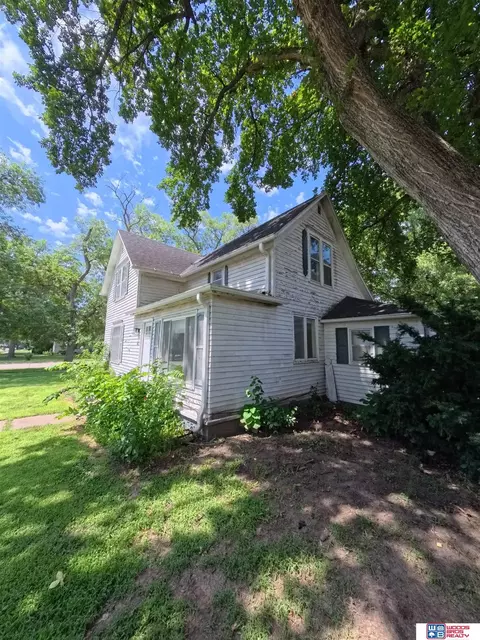 Exterior - 401 E 7th St, Stromsburg, NE 68666 photo 5 of 6