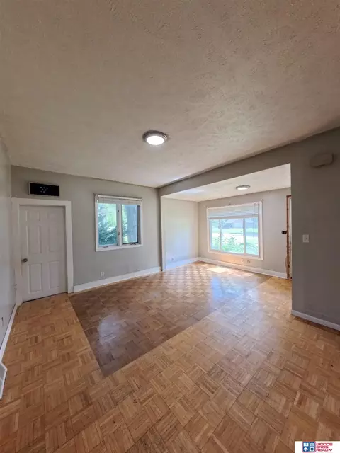 Living - 401 E 7th St, Stromsburg, NE 68666 photo 1 of 2