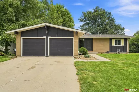 1630 S 77th St, Lincoln, NE 68506