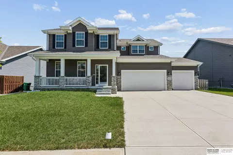 8059 N 173 St, Bennington, NE 68007