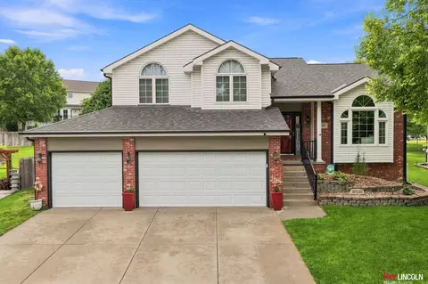 2401 Nancy Dr, Lincoln, NE 68507
