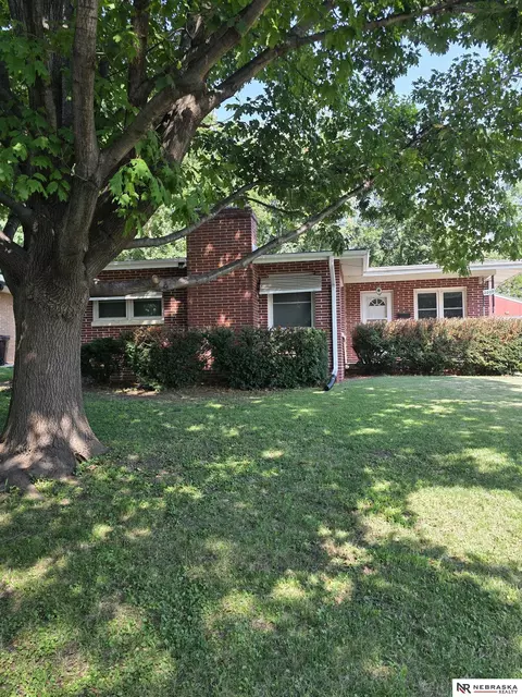 2009 Calhoun St, Bellevue, NE 68005