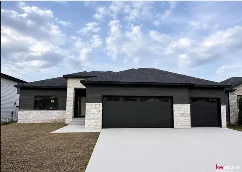 3653 Wilderness Hills Blvd, Lincoln, NE 68516